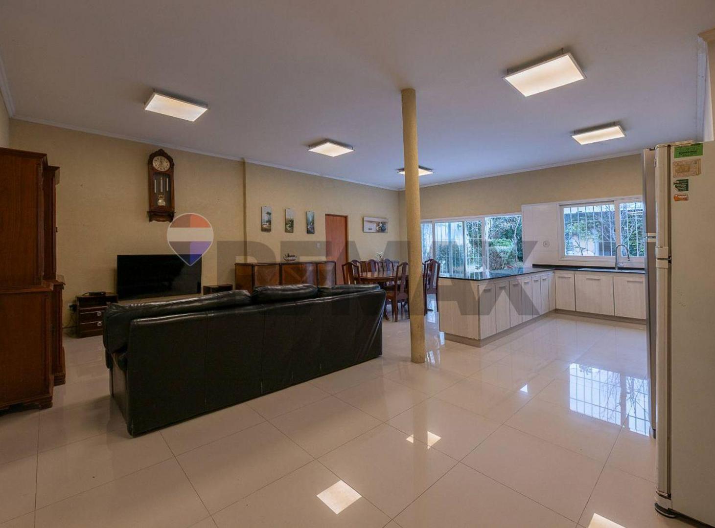 Foto de CASA EN VENTA 8 AMB CON JARDIN QUINCHO Y COCHERA, imagen 5