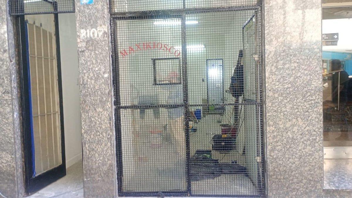 Foto de OPORT. LOCAL - A UNA CUADRA DE AV. RIVADAVIA, imagen 4