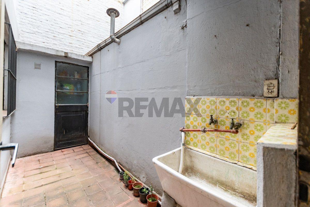 Foto de VENTA PH 3 AMB CON PATIO VALENTIN ALSINA CENTRO, imagen 5