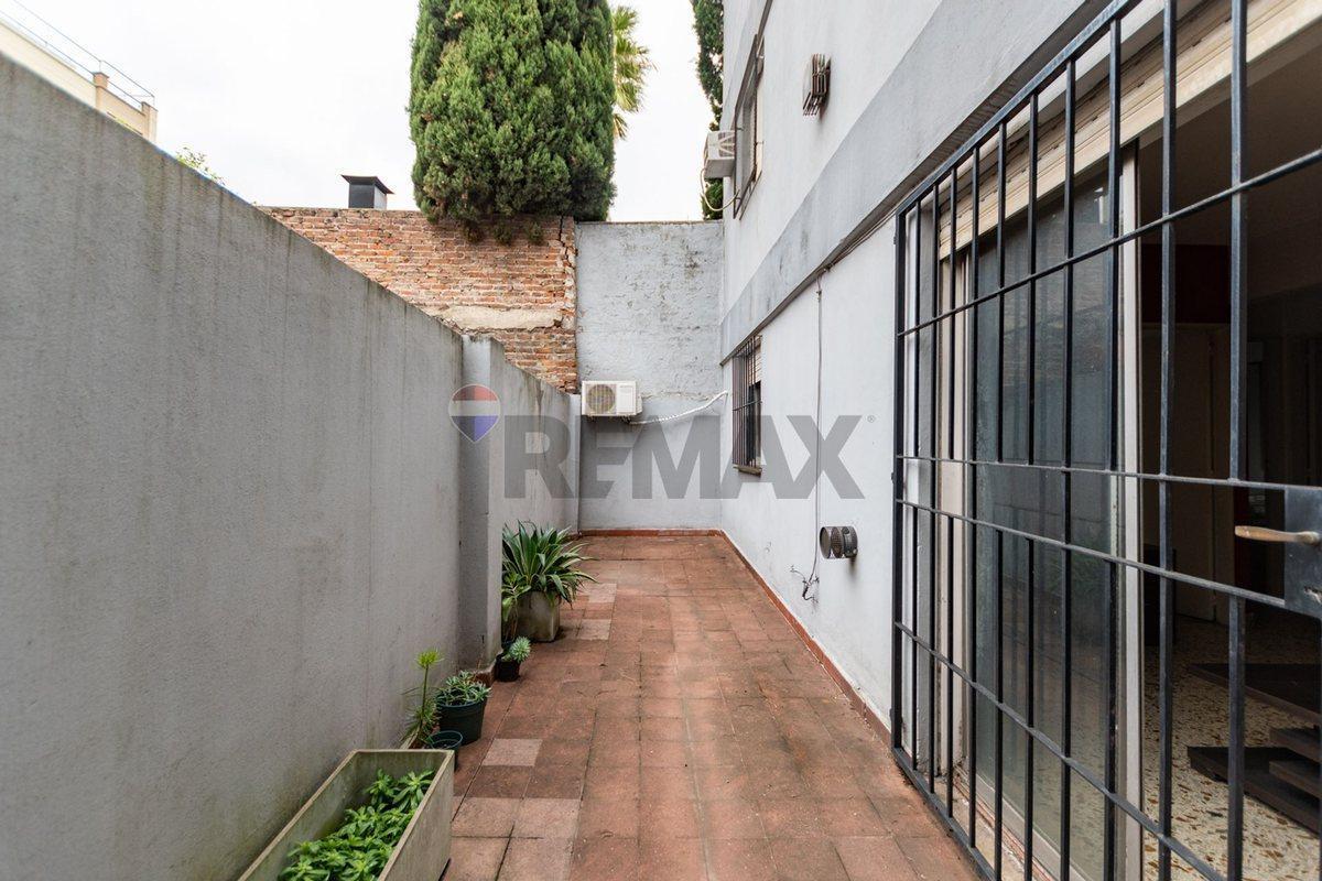 Foto de VENTA PH 3 AMB CON PATIO VALENTIN ALSINA CENTRO, imagen 1