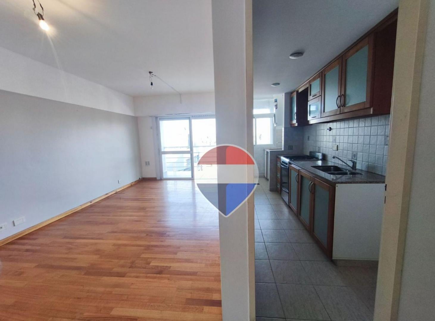 Foto de VENTA 3 AMB CON COCHERA Y BALCON QUILMES CENTRO, imagen 2