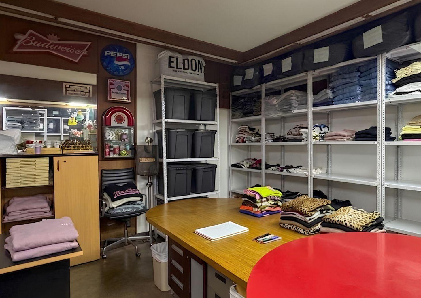 Foto de Local 69m² c/ depósito Galería Laprida Lomas, imagen 3