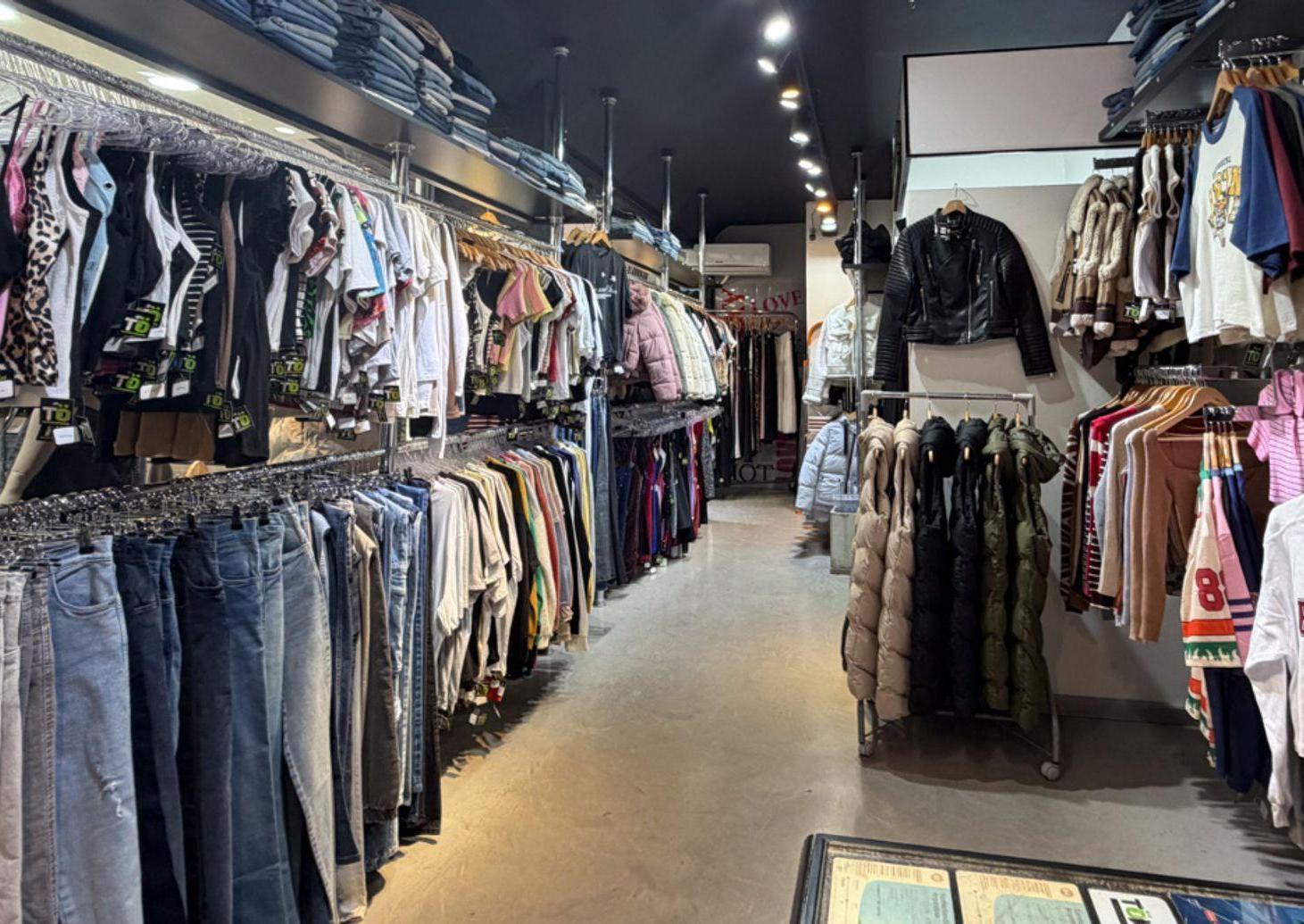 Foto de Local 69m² c/ depósito Galería Laprida Lomas, imagen 4