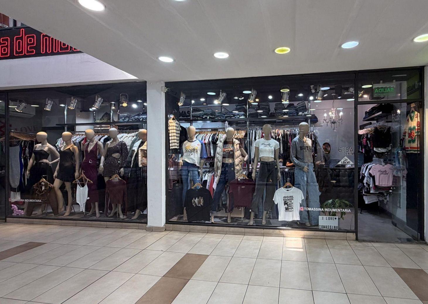 Foto de Local 69m² c/ depósito Galería Laprida Lomas, imagen 5
