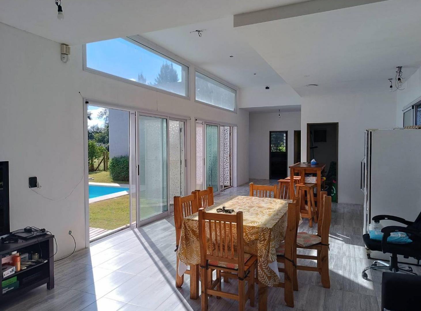 Foto de Casa 4 amb con cocheras y pileta Brandsen Ruta 2, imagen 2