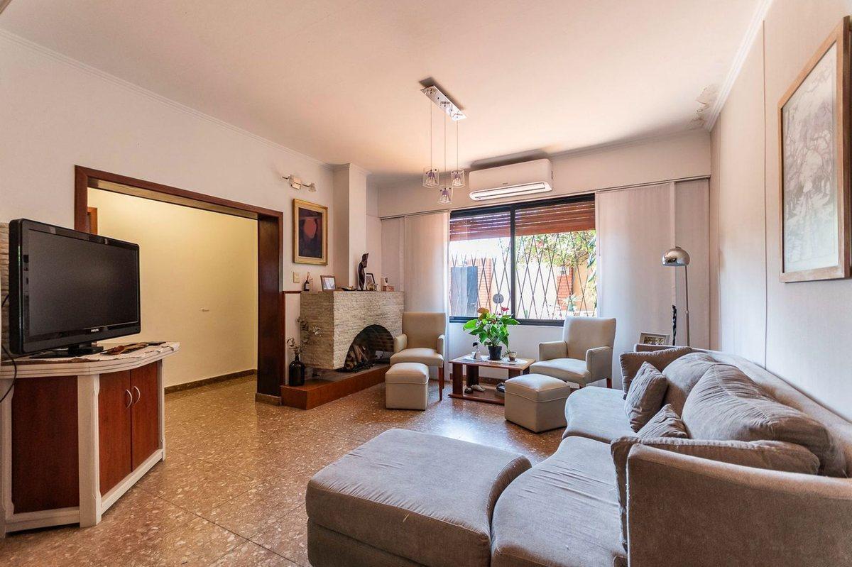 Foto de Casa en venta con cochera en Villa lugano, imagen 1