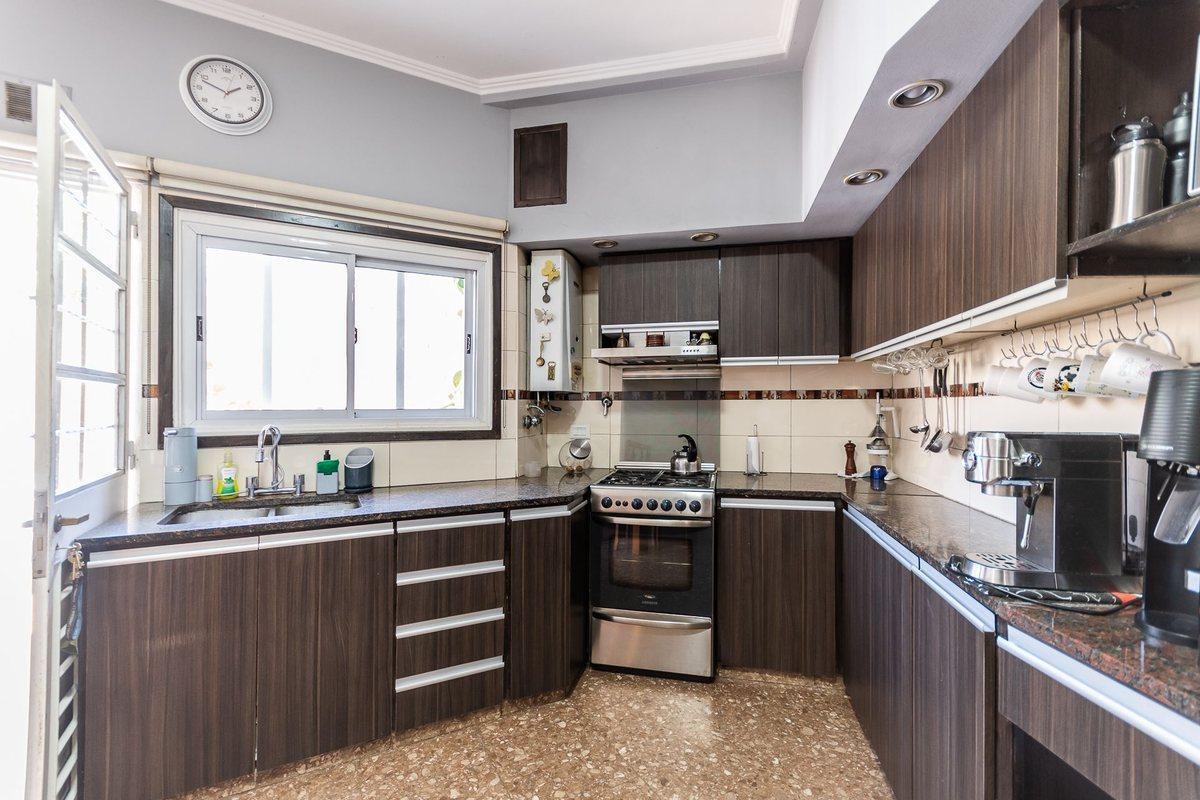 Foto de Casa en venta con cochera en Villa lugano, imagen 5