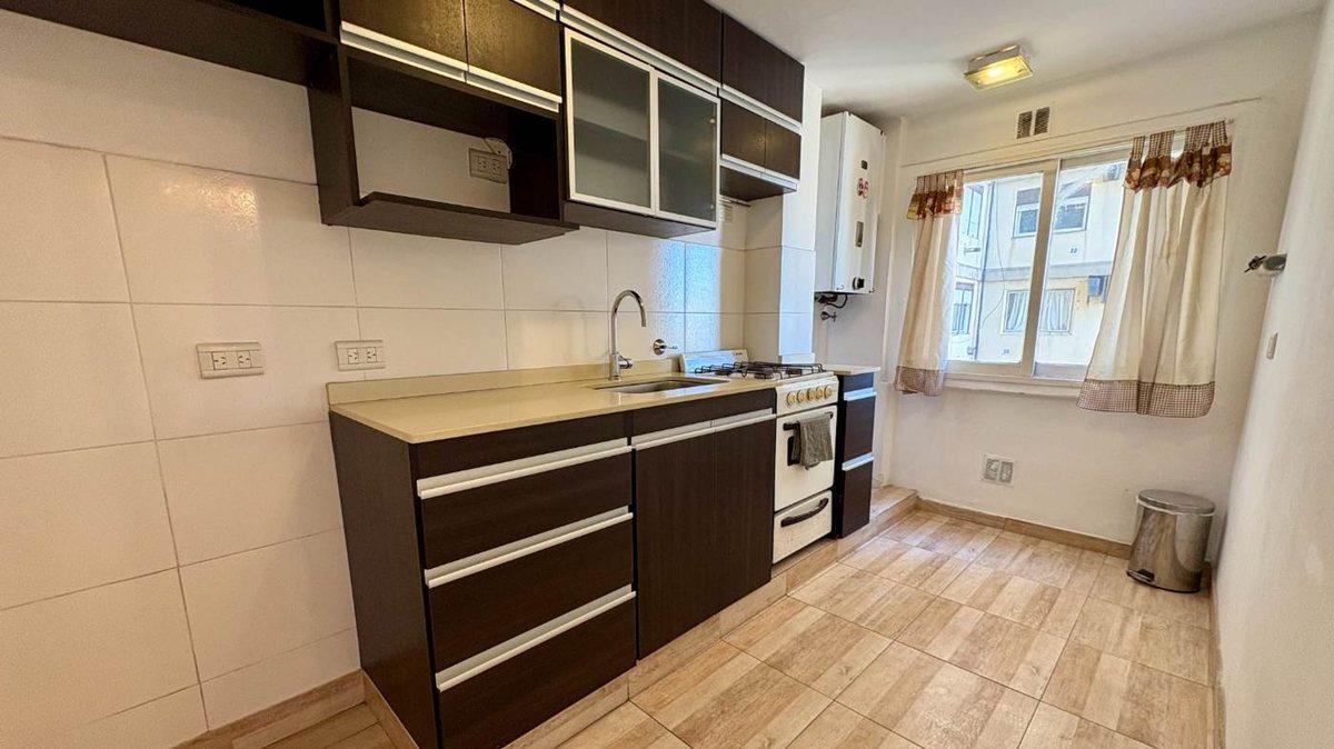 Foto de DEPTO VENTA 4 AMB BARRACAS, imagen 3