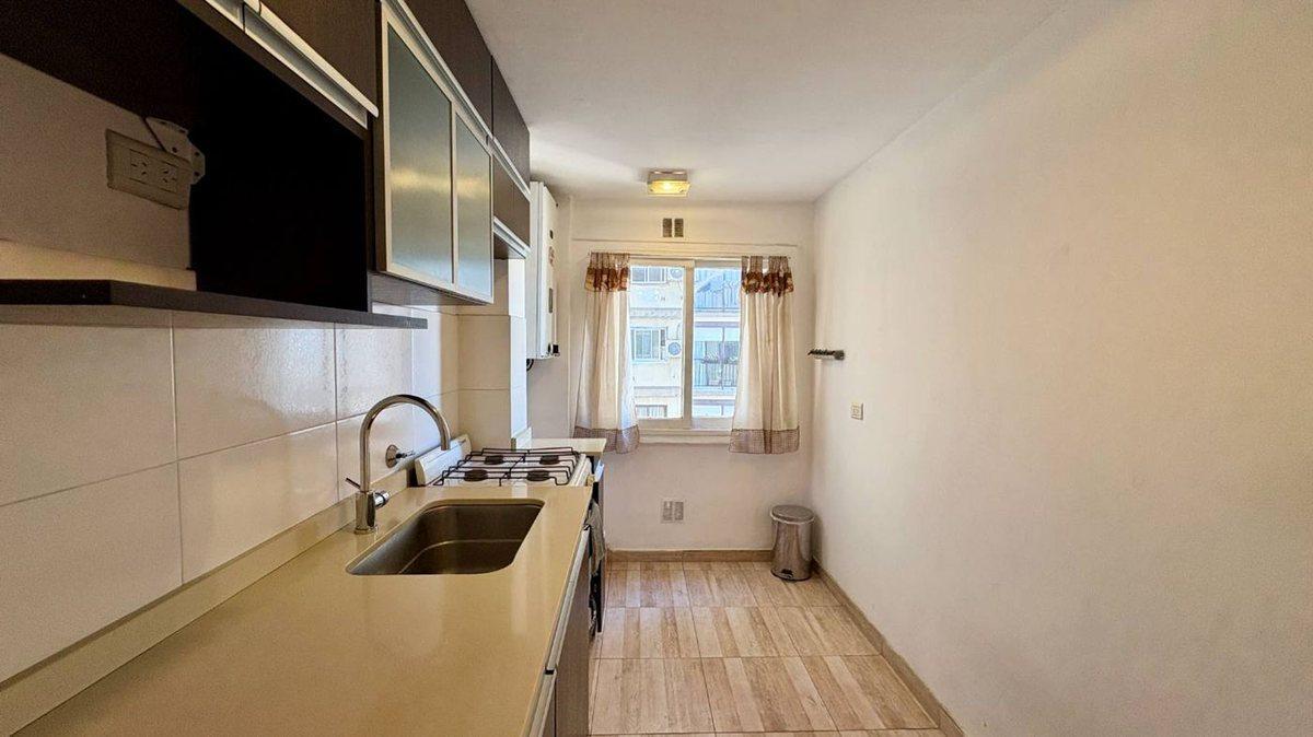 Foto de DEPTO VENTA 4 AMB BARRACAS, imagen 2