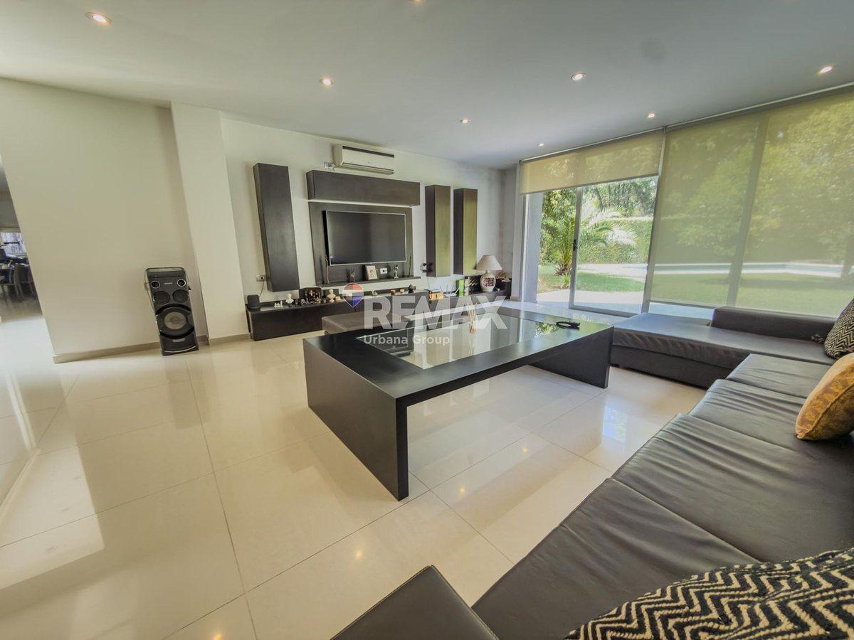 Foto de VENTA CASA 4 AMBIENTES PREMIUM – PARQUE LELOIR, imagen 2