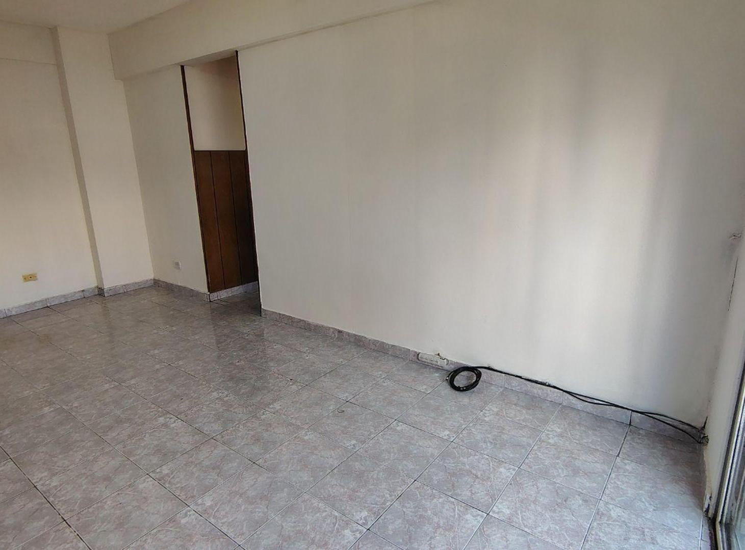 Foto de VENTA DEPTO 3 AMB EN POMPEYA, imagen 2