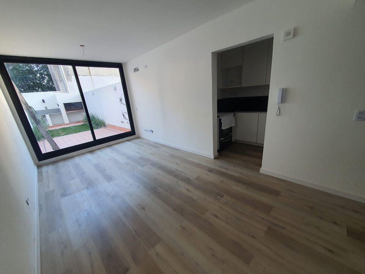 Foto de VENTA DEPTO 2 AMB DUPLEX-JARD-PARR-PIL-CHACARITA, imagen 3