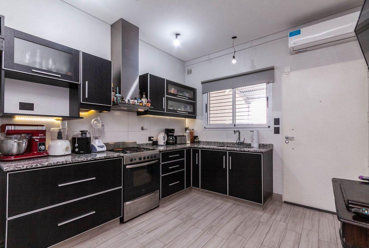 Foto de VENTA CASA 3 AMB REMODELADA A.CREDITO EN TEMPERLEY, imagen 1