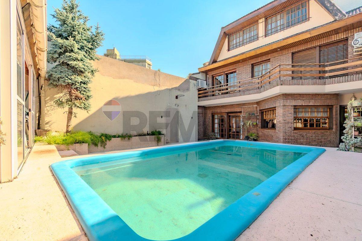 Foto de VENTA CASA 6 AMB EN VERSALLES C/ PILETA Y GARAGE, imagen 5