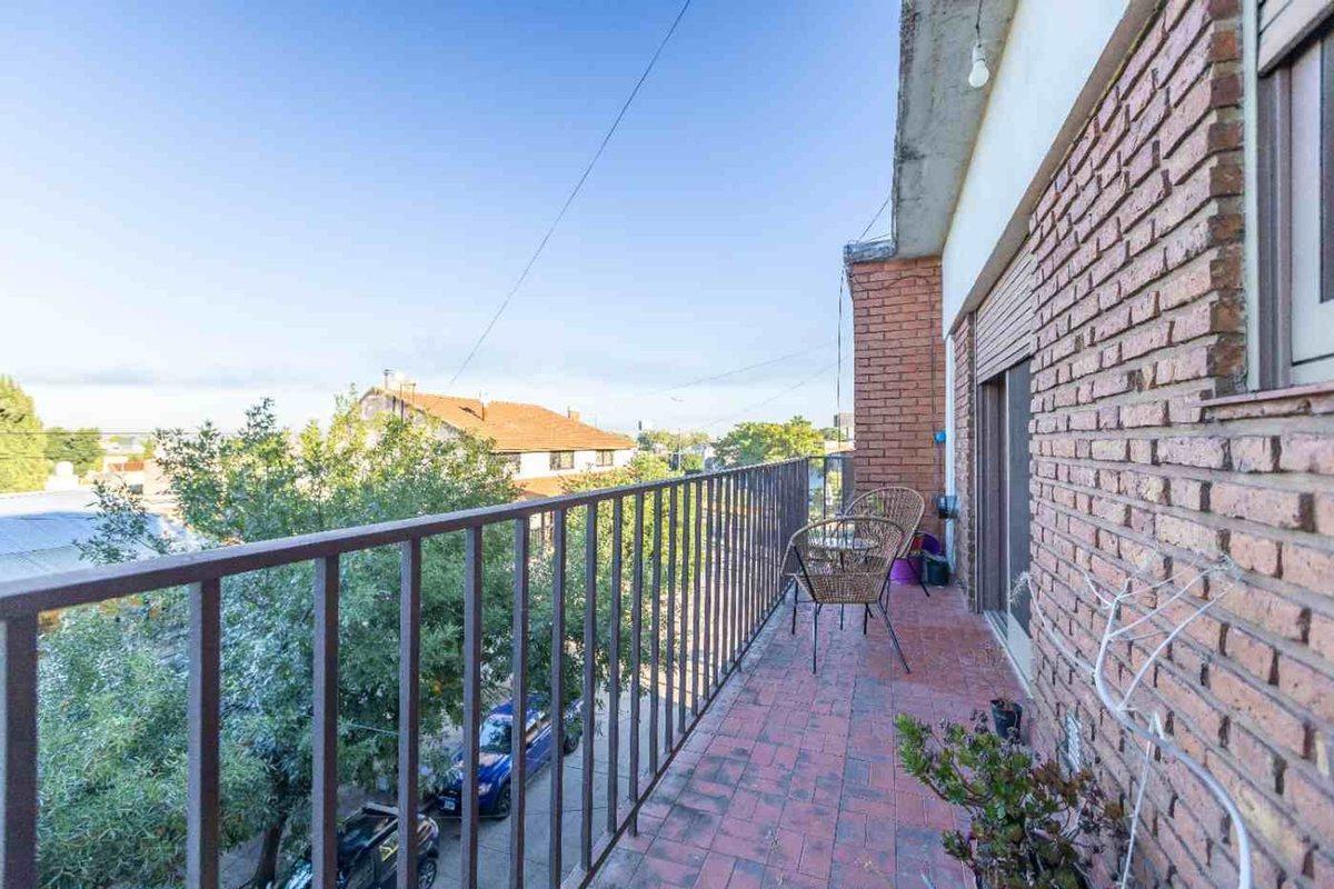 Foto de VENTA PH 3 amb luminosos c/balcon Haedo 120m2, imagen 3