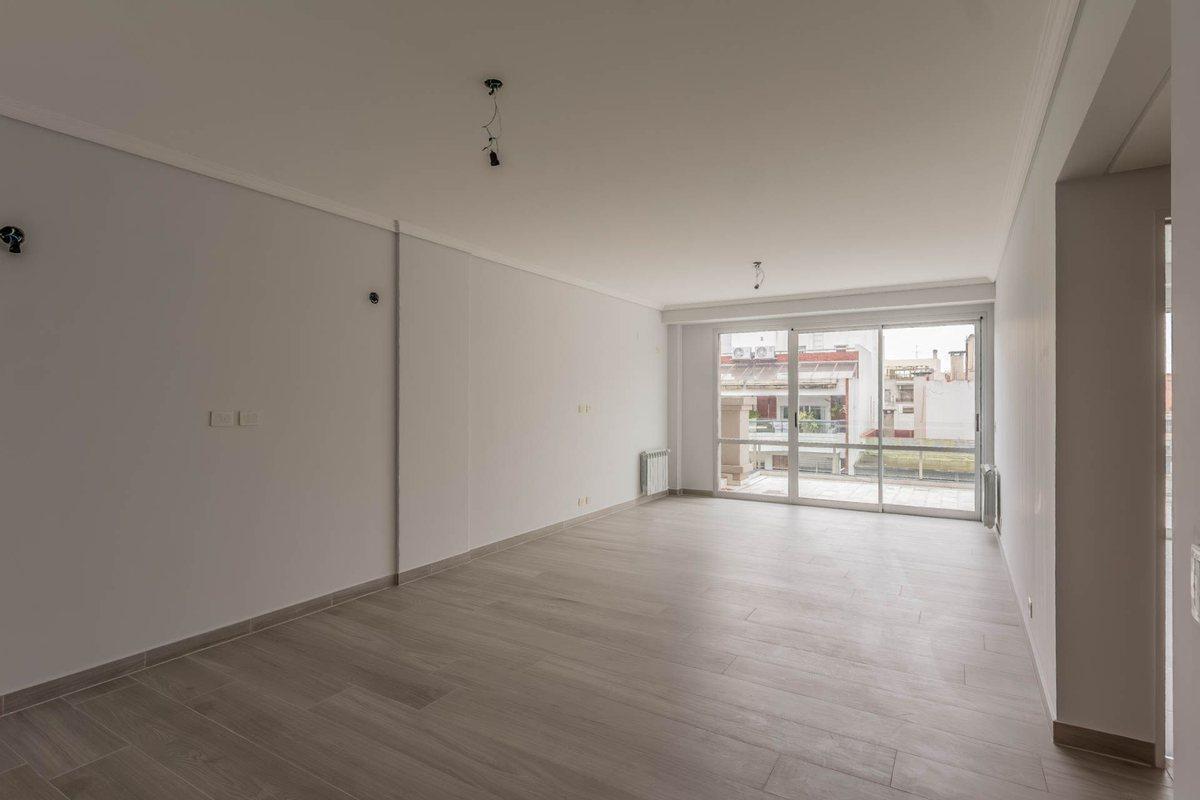 Foto de VENTA PISO 4 AMB ESTR CATEG LUM COCH -CABALLITO, imagen 2