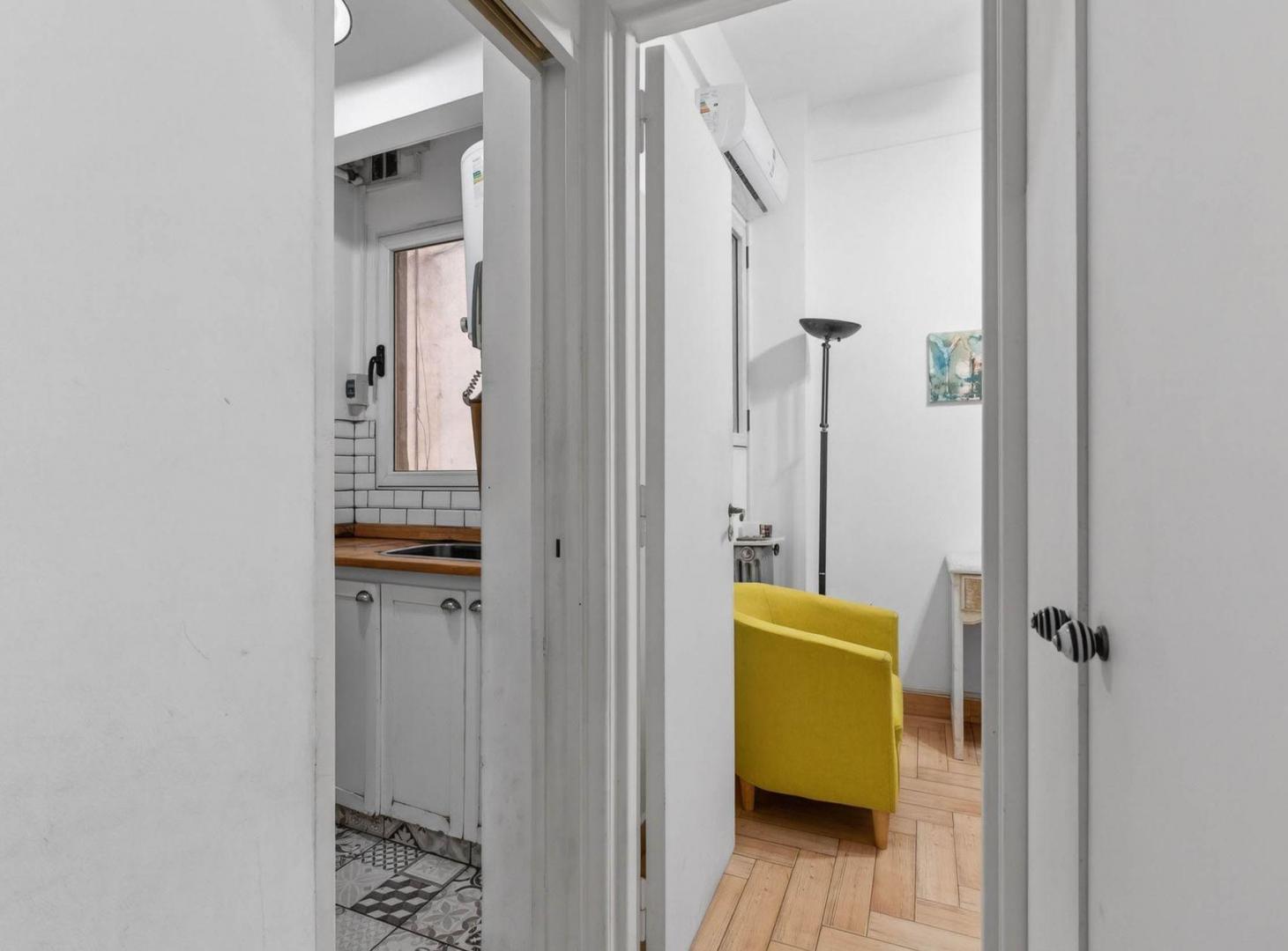 Foto de VENTA/PERMUTA DEPTO 3AMB CON ESCRITORIO Y BALCON, imagen 2