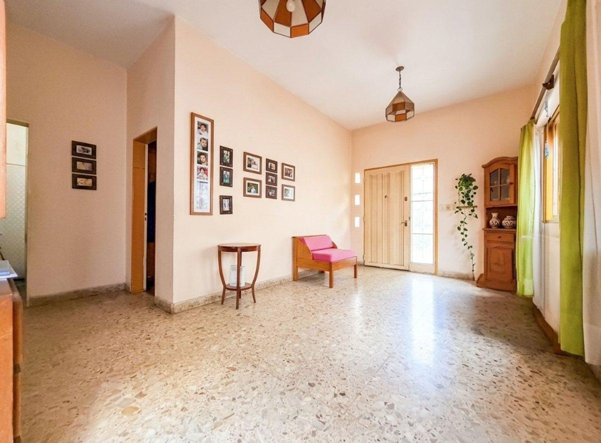 Foto de Casa en venta Tapiales con patio, quincho y garage, imagen 3
