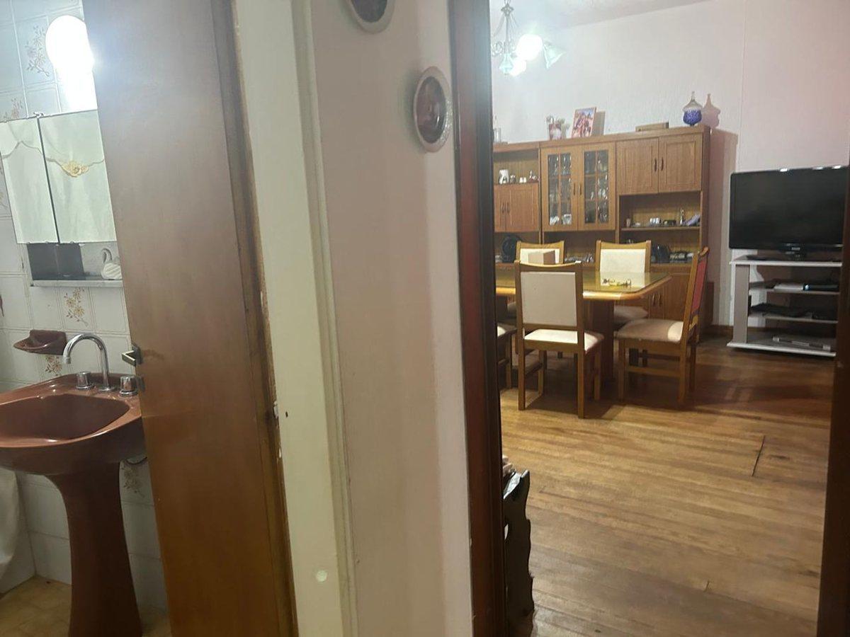 Foto de OPORTUNIDAD VENTA CASA 5 AMBIENTES COCHERA TERRAZA, imagen 2