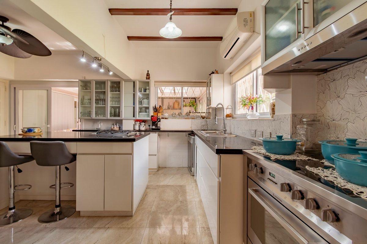 Foto de Casa en Venta 5 Amb. Ballester + cochera + pileta, imagen 5