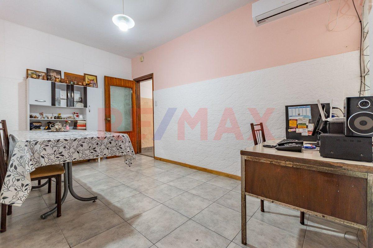 Foto de CASA 4 AMBIENTES, PATIO, TERRAZA LANUS - ESCALADA, imagen 2