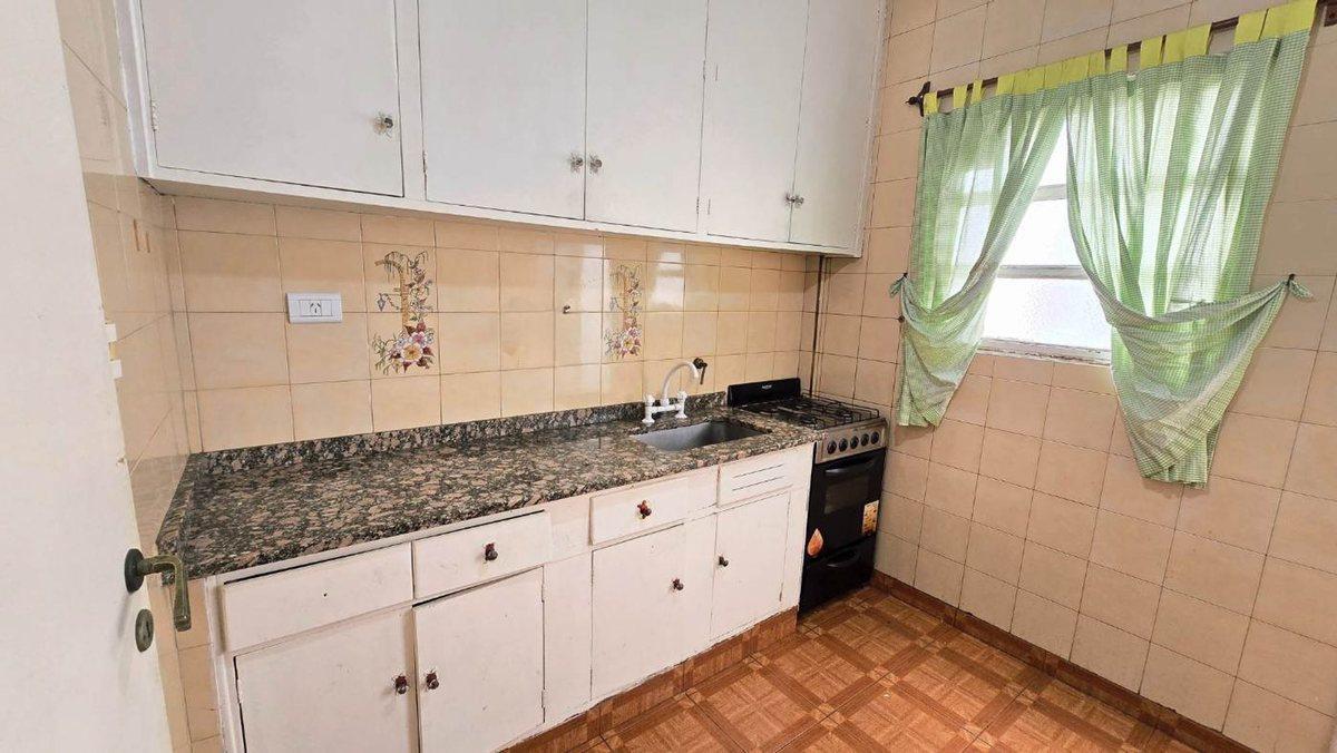 Foto de VENTA 4 AMB + BALCON + DEPENDENCIA GRAN POTENCIAL, imagen 2