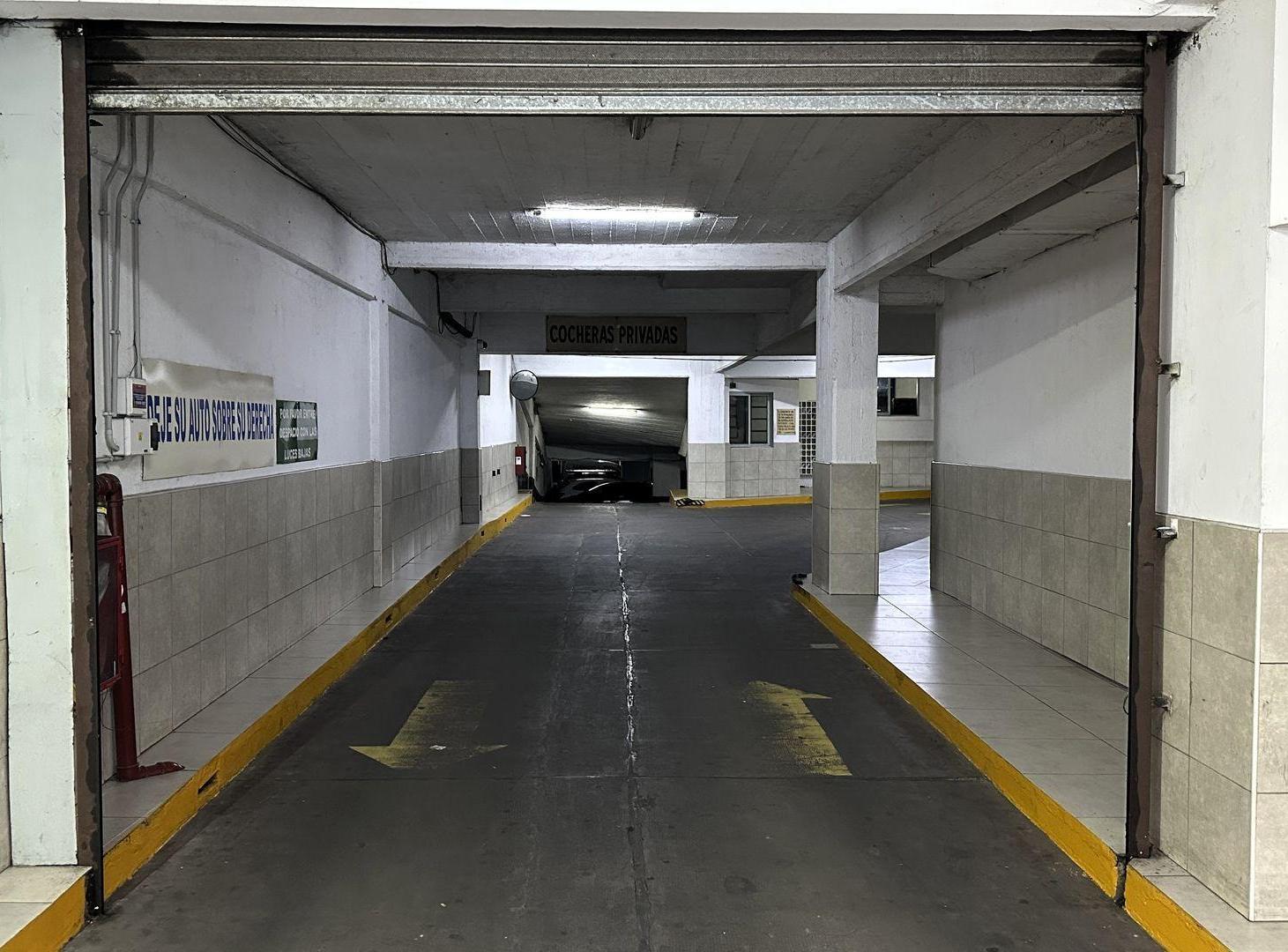 Foto de Cochera Cubierta + Espacio Guardacoche en Venta, imagen 1