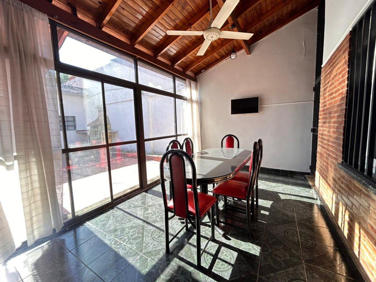 Foto de VENTA CASA 4 AMB JARDÍN GARAGE Y QUINCHO GERLI, imagen 3