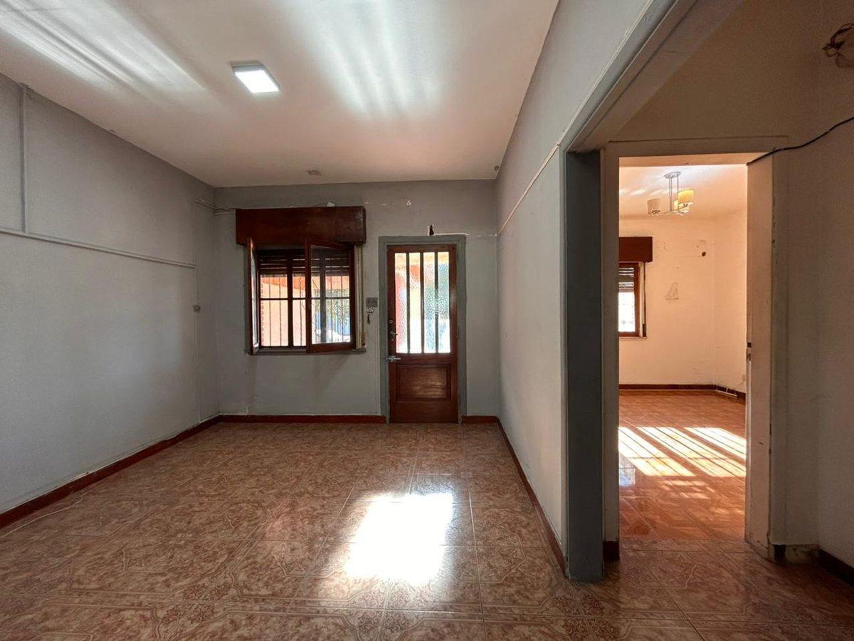 Foto de VENTA CASA 4 AMB JARDÍN GARAGE Y PATIO LANÚS ESTE, imagen 5