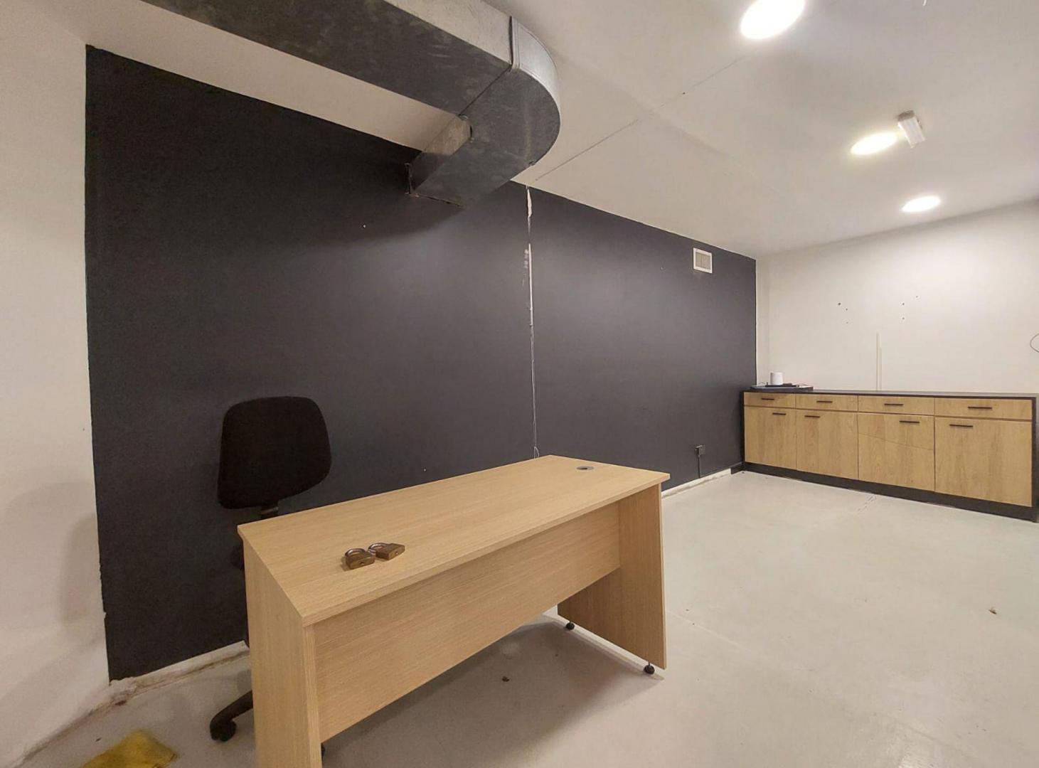 Foto de Importante Local de 200m2 en alquiler Avellaneda, imagen 5