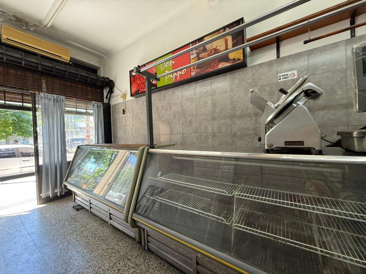 Foto de OPORTUNIDAD VENTA DE LOCAL ESTACION LANUS, imagen 4