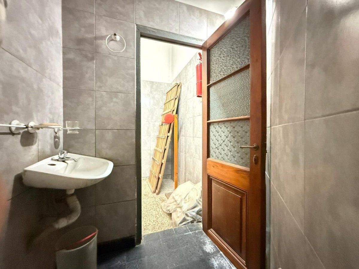 Foto de OPORTUNIDAD VENTA DE LOCAL ESTACION LANUS, imagen 5