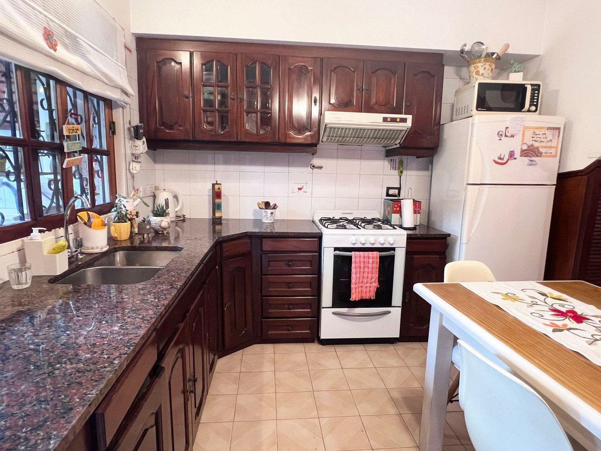 Foto de TRIPLEX 4 amb en VENTA en HAEDO, COCHERA y JARDIN, imagen 2