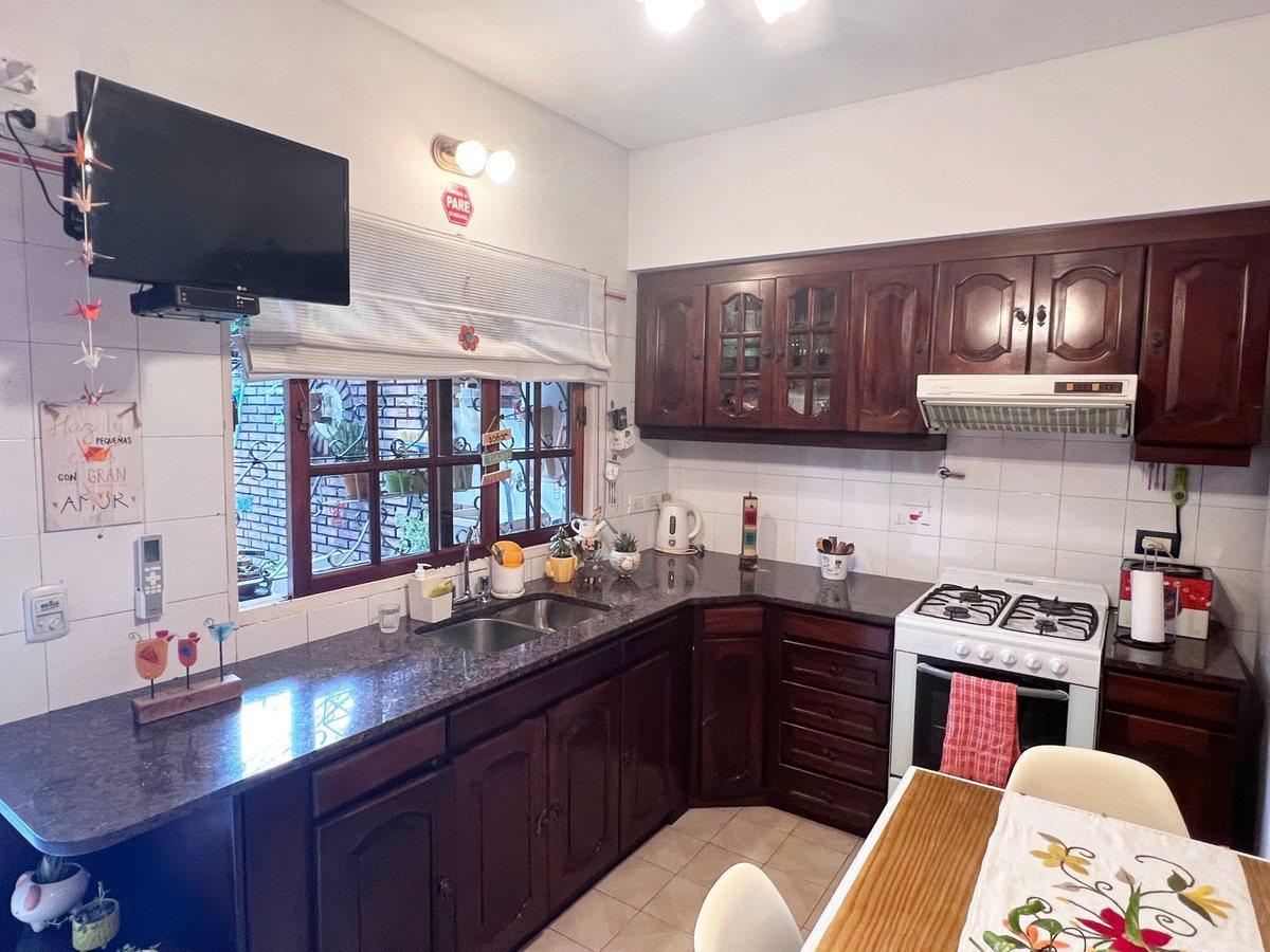 Foto de TRIPLEX 4 amb en VENTA en HAEDO, COCHERA y JARDIN, imagen 5