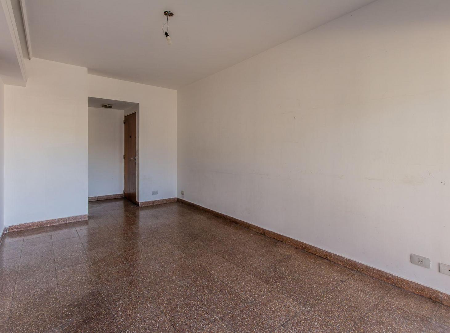 Foto de VENTA DE DEPARTAMENTO 2 AMB CON BALCON . FLORESTA, imagen 1