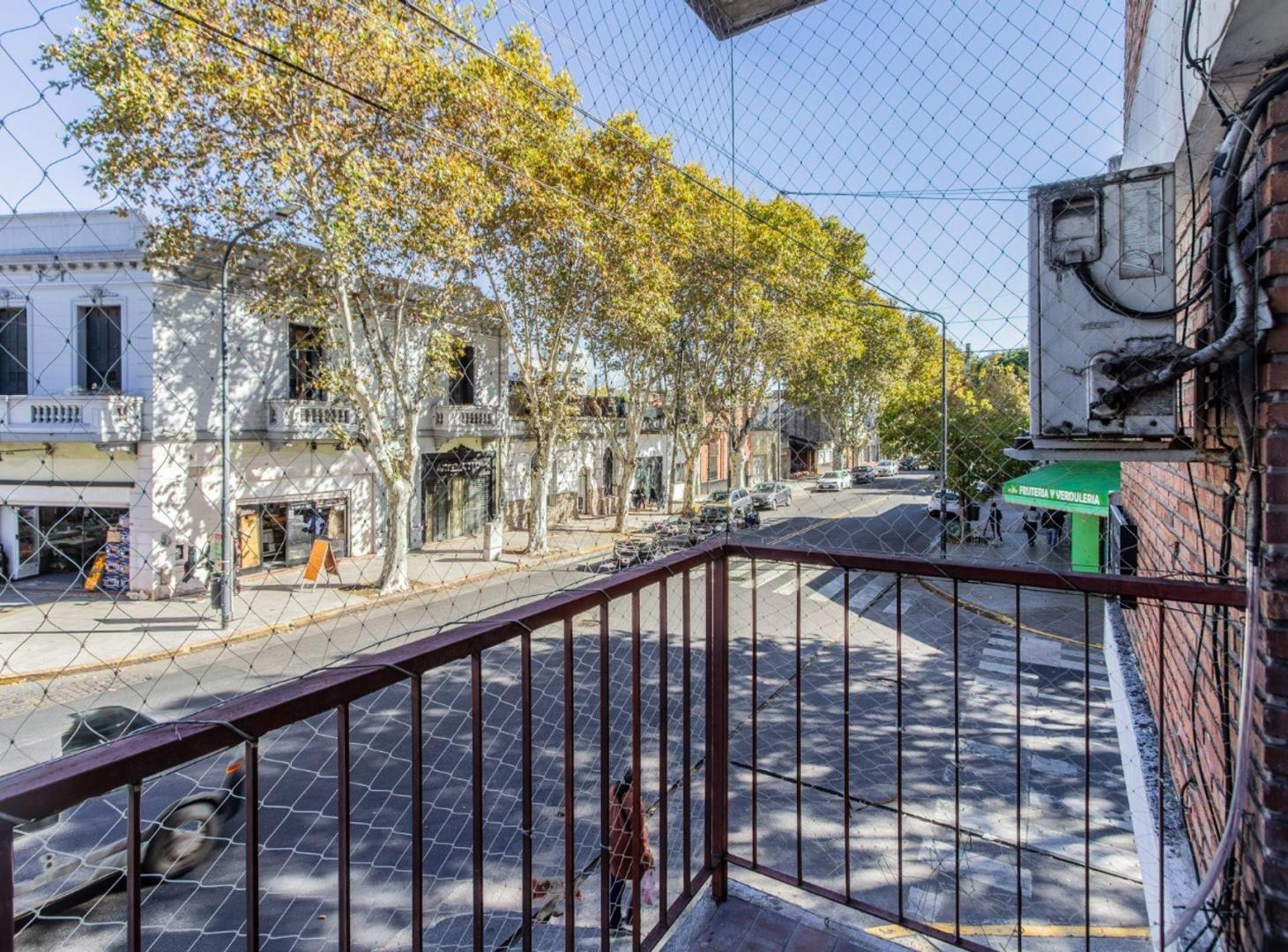 Foto de VENTA DE DEPARTAMENTO 2 AMB CON BALCON . FLORESTA, imagen 2