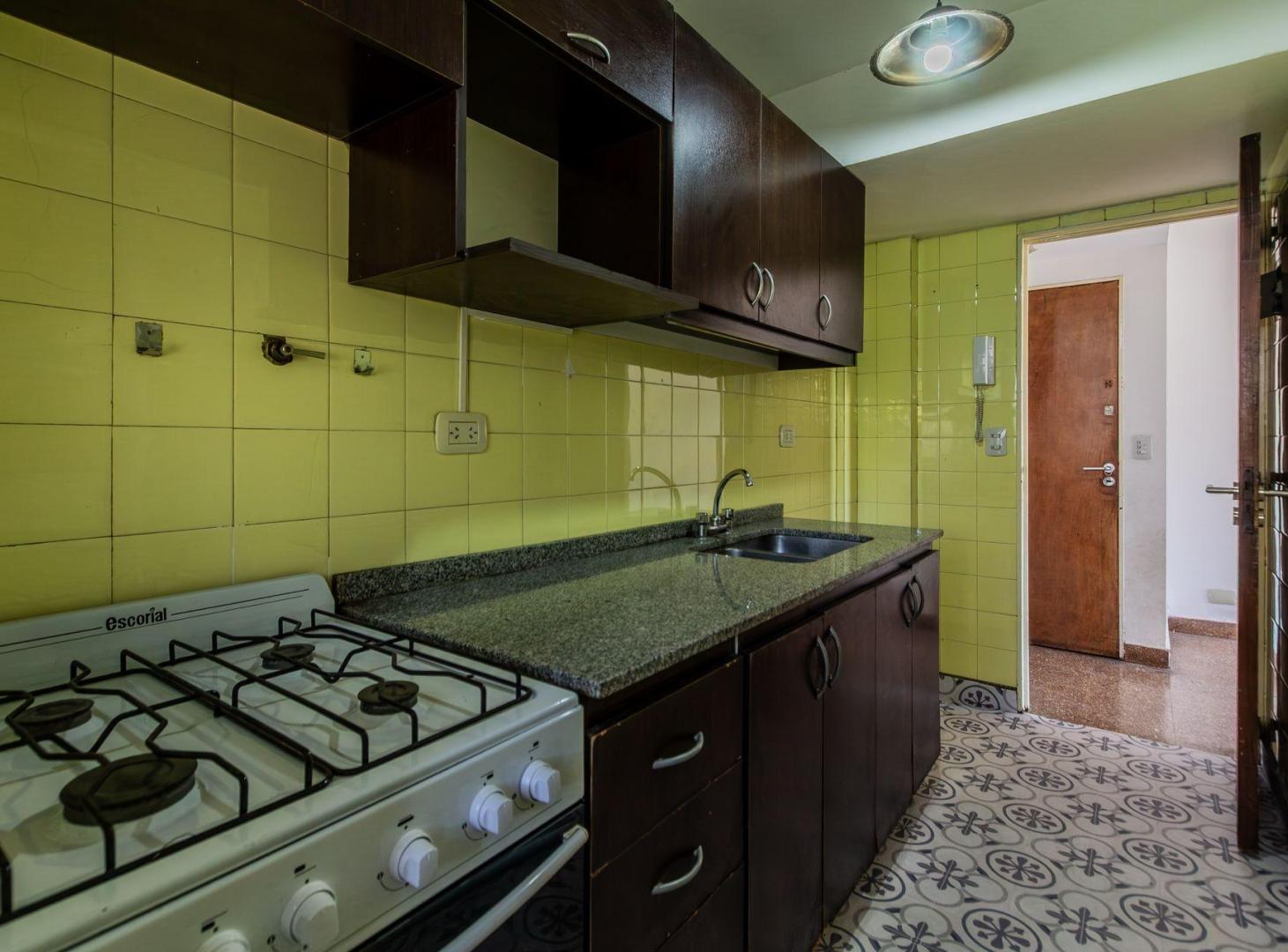 Foto de VENTA DE DEPARTAMENTO 2 AMB CON BALCON . FLORESTA, imagen 4