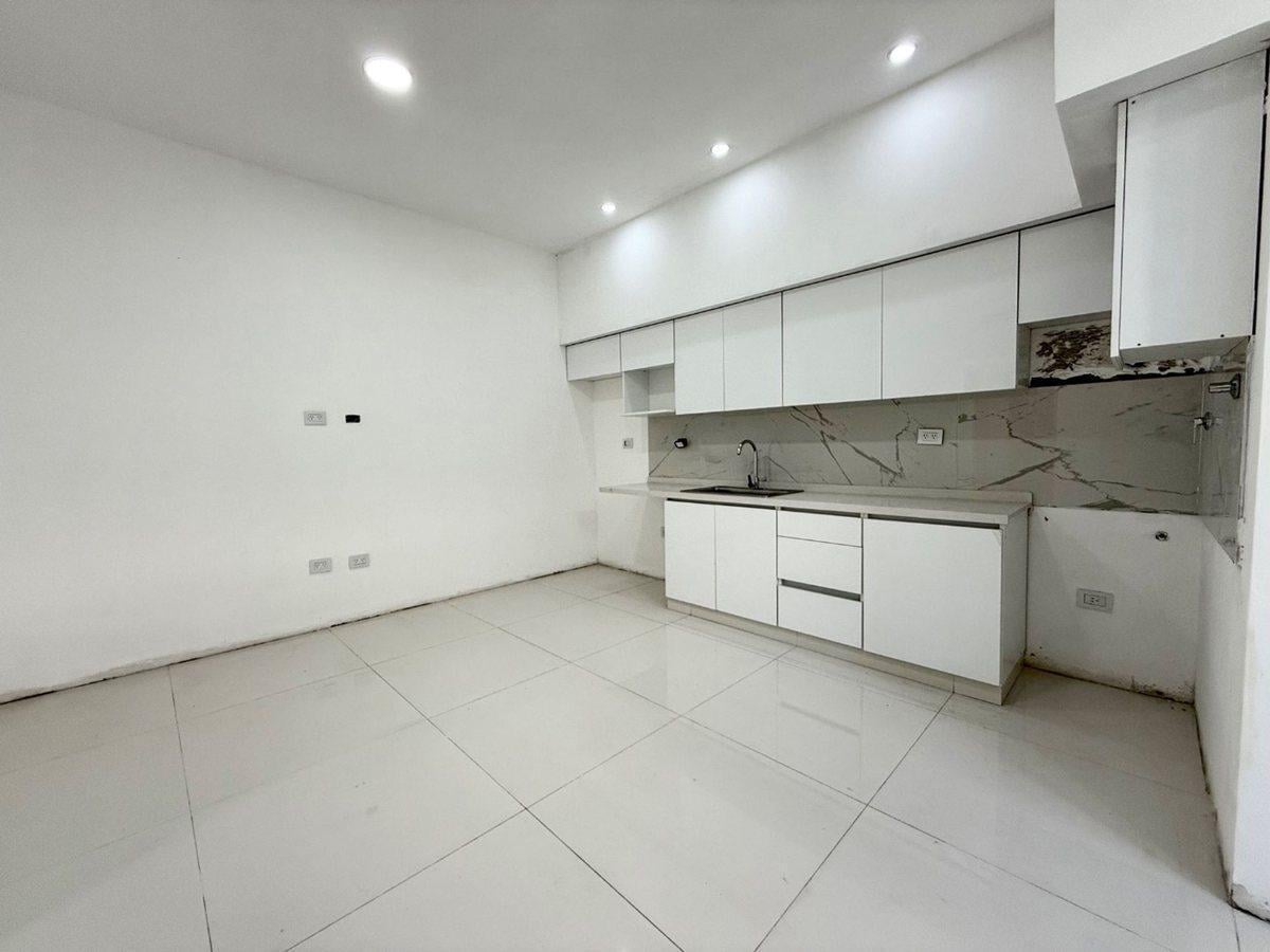 Foto de VENTA PH 3 AMB REFACCIONADO LANUS OE APTO CREDITO, imagen 1