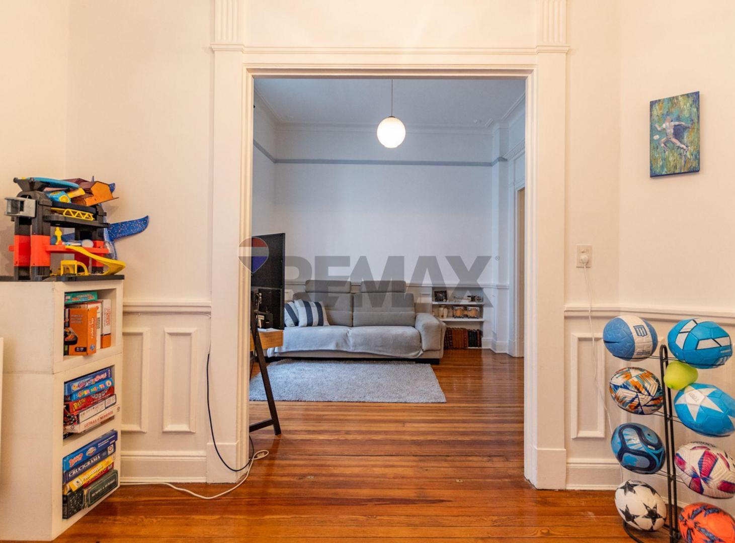Foto de VENTA DEPARTAMENTO 4 AMBIENTES MONSERRAT, imagen 2
