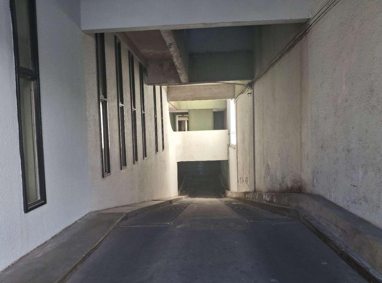 Foto de VENTA COCHERA CUBIERTA MARMOL Y CARLOS CALVO BOEDO, imagen 3