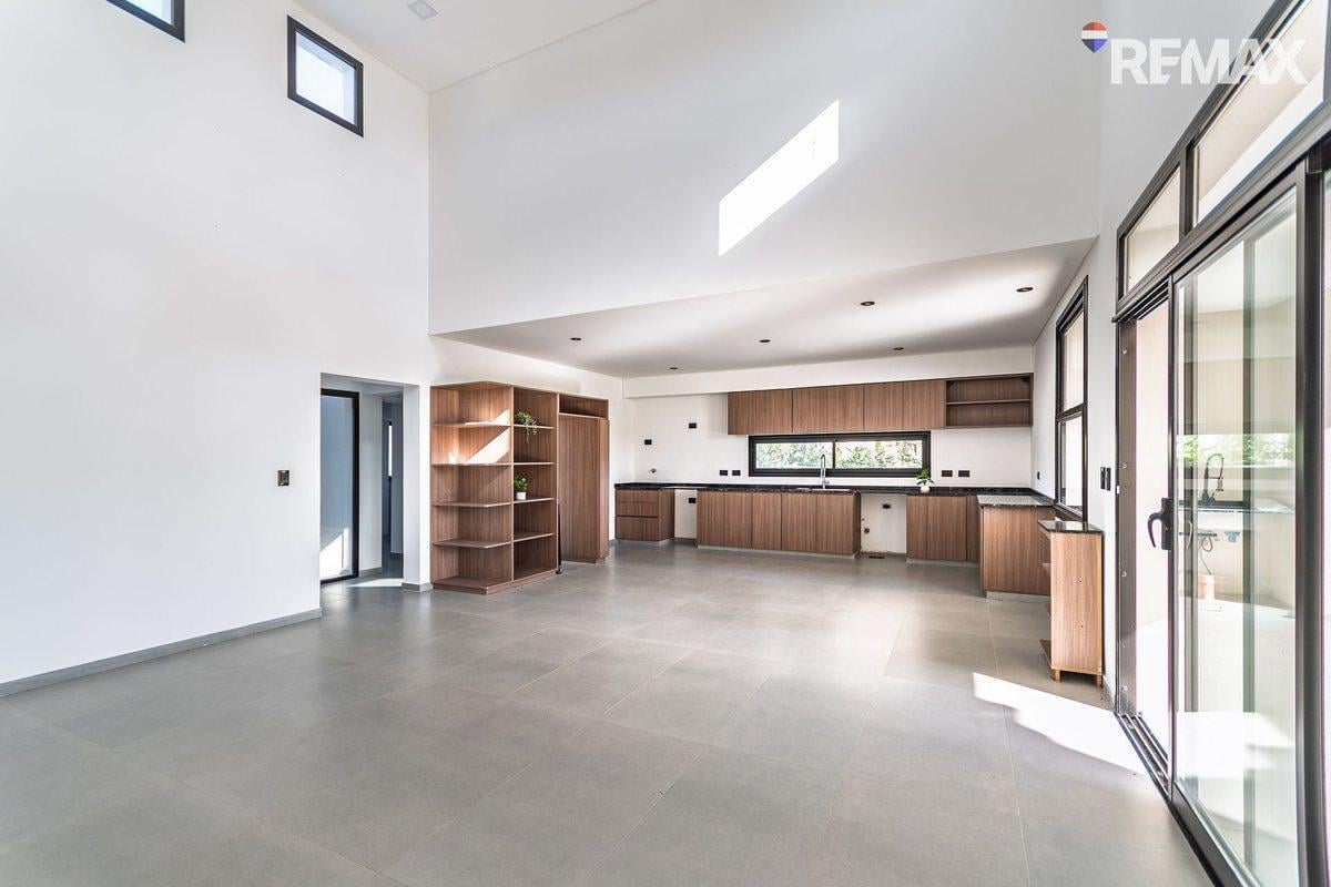 Foto de Venta Casa 5 amb a estrenar en Medal CC, Pilar, imagen 1