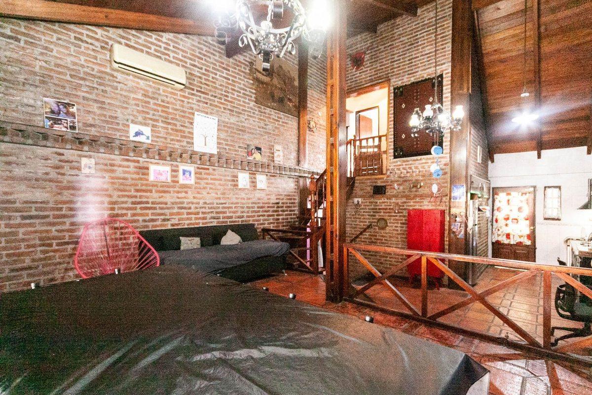 Foto de Venta Casa 6 ambientes Lanus, imagen 1