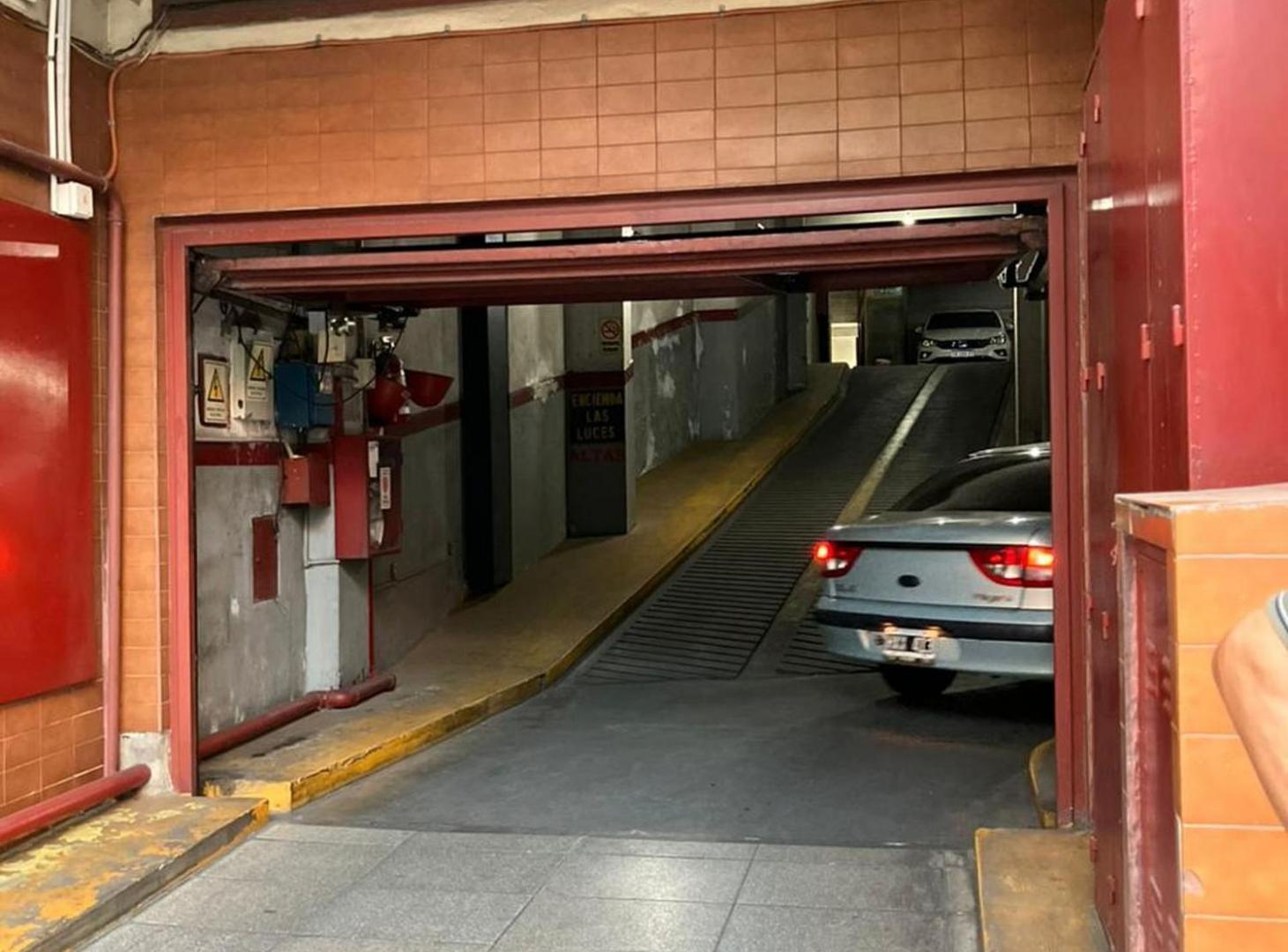 Foto de Vendo cochera fija muy comoda en Bulnes 332, imagen 1