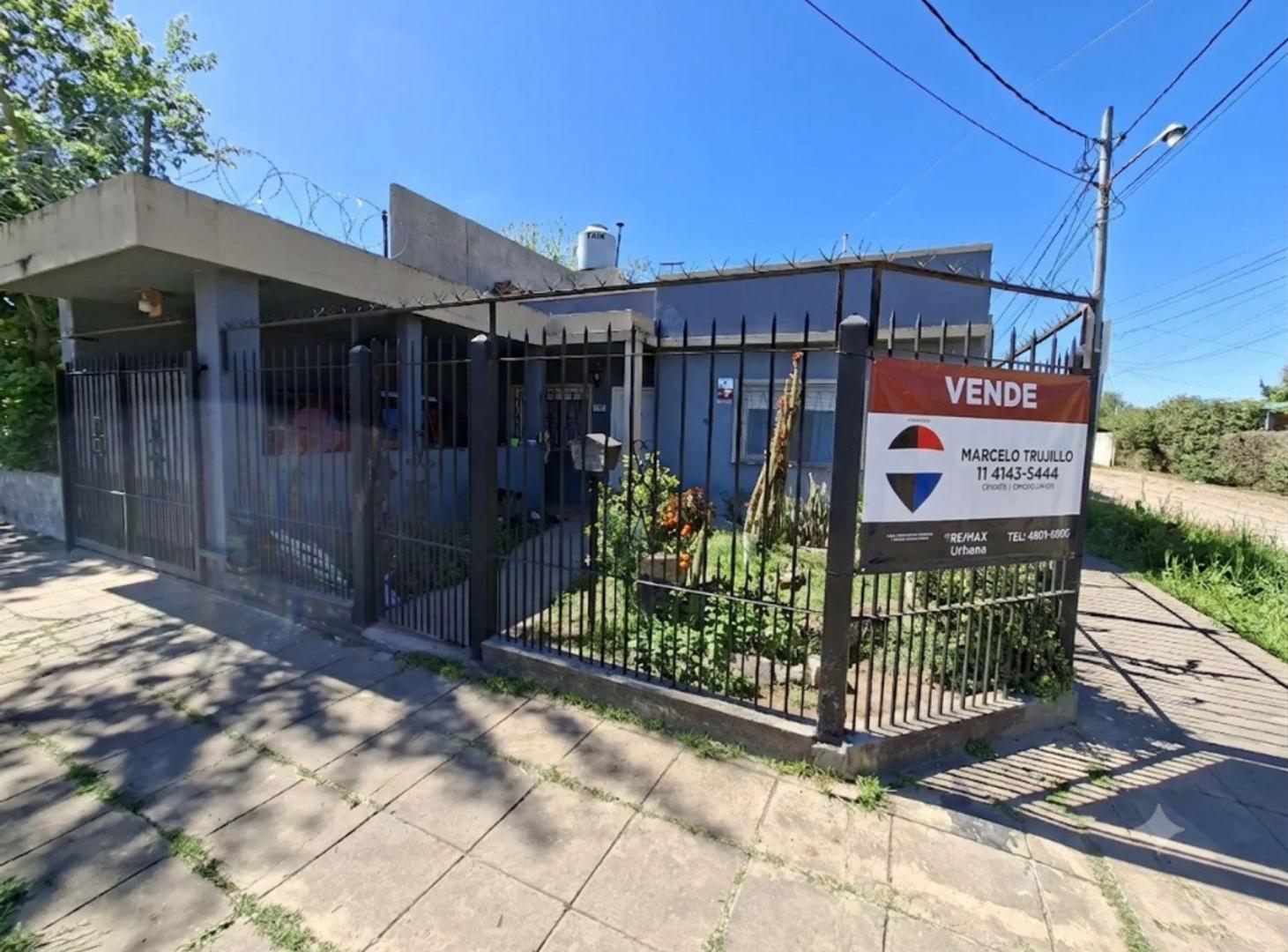 Foto de Venta Casa 4 Amb c/ Cochera en Terreno Propio, imagen 5