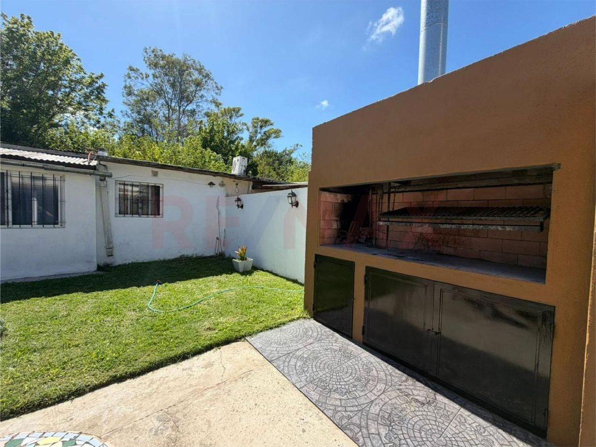 Foto de Venta casa jardín, parrilla y cochera Benavidez, imagen 4