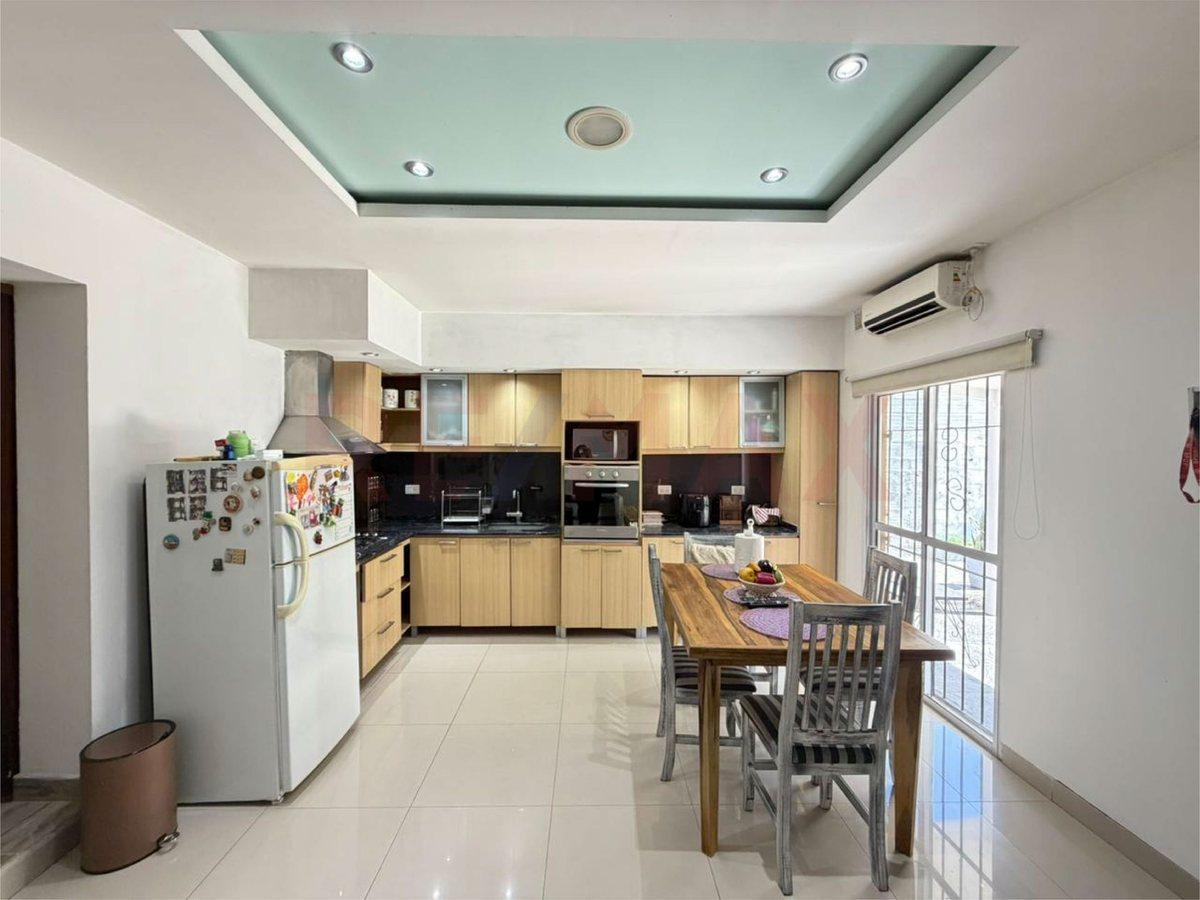 Foto de Venta casa jardín, parrilla y cochera Benavidez, imagen 1