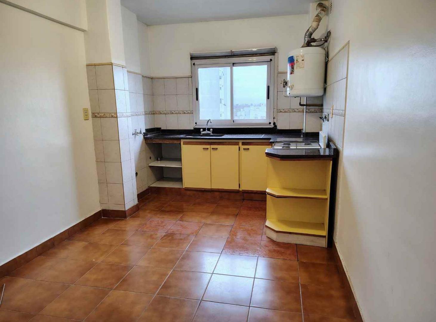 Foto de Dos amb. Coc. Comed. Cochera. Baulera. LUZ, imagen 5