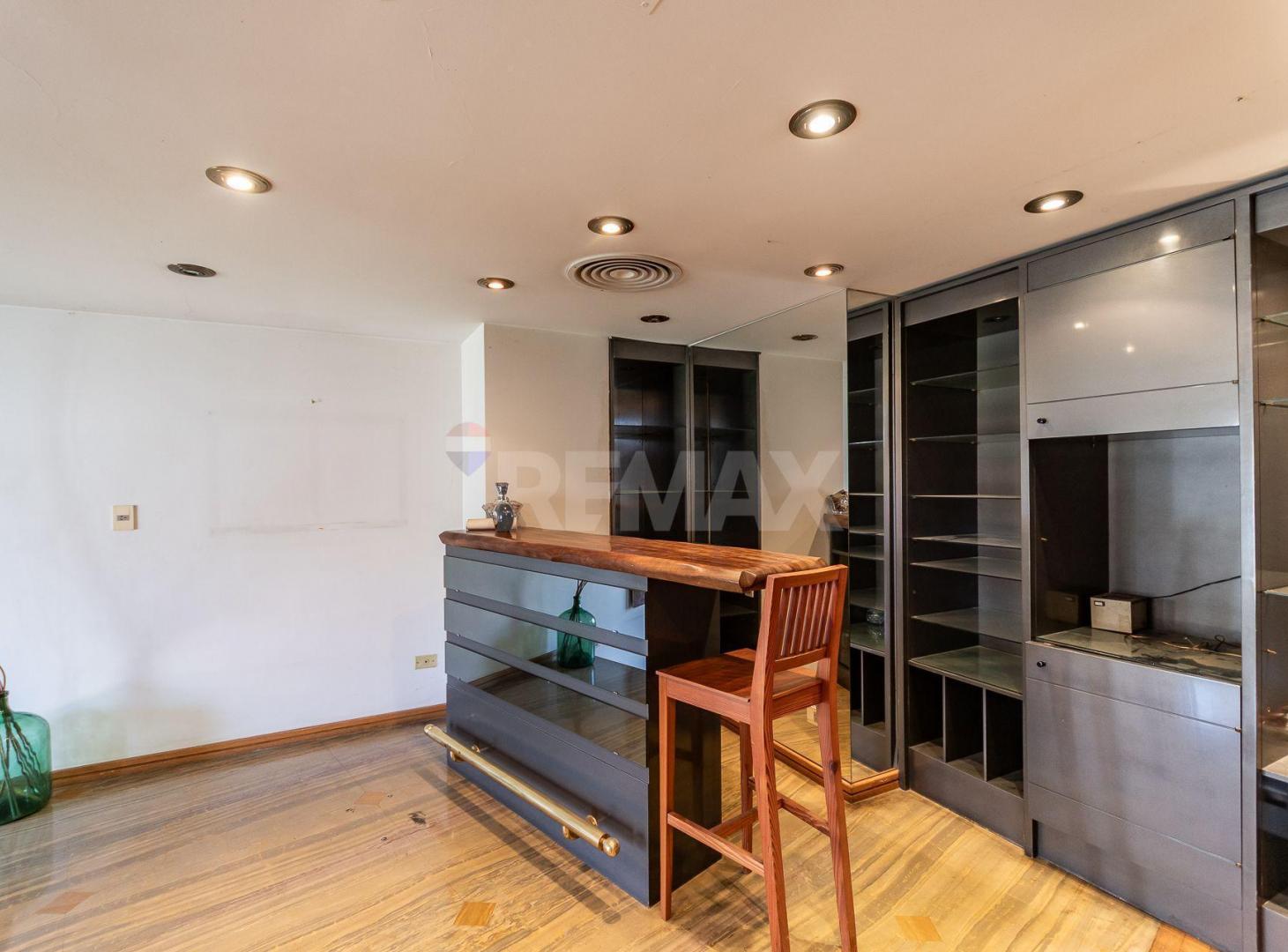 Foto de VENTA CASA DOBLE FRENTE con PARQUE en DEVOTO, imagen 4