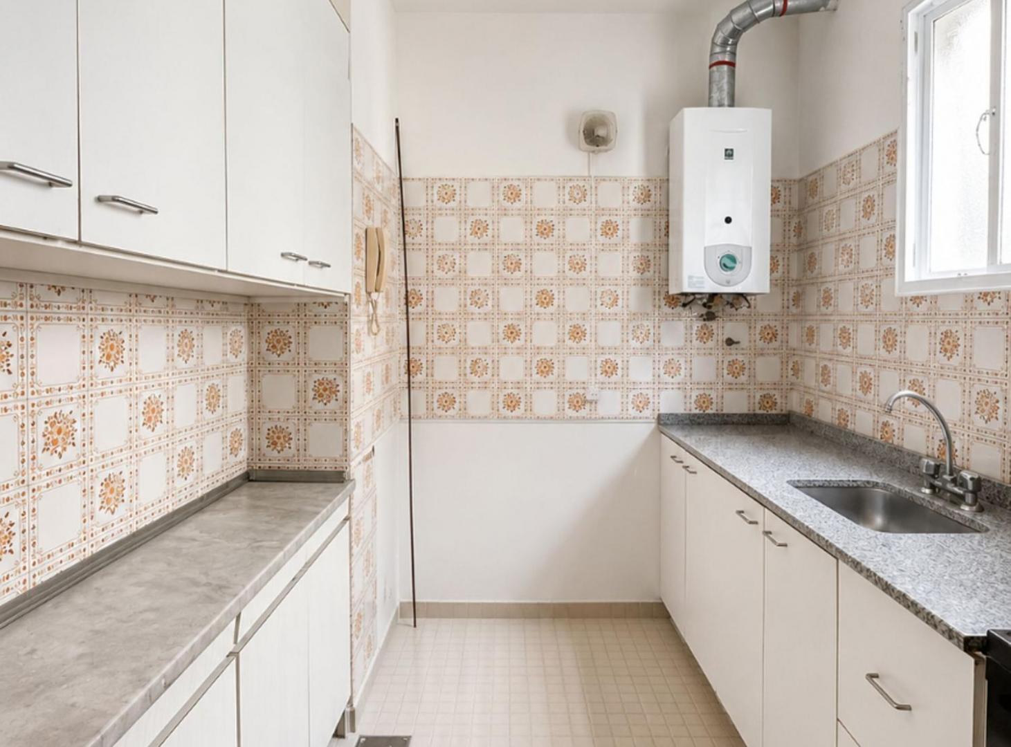 Foto de VENTA HERMOSO DPTO 4 AMB- PARQUE AVELLANEDA, imagen 3