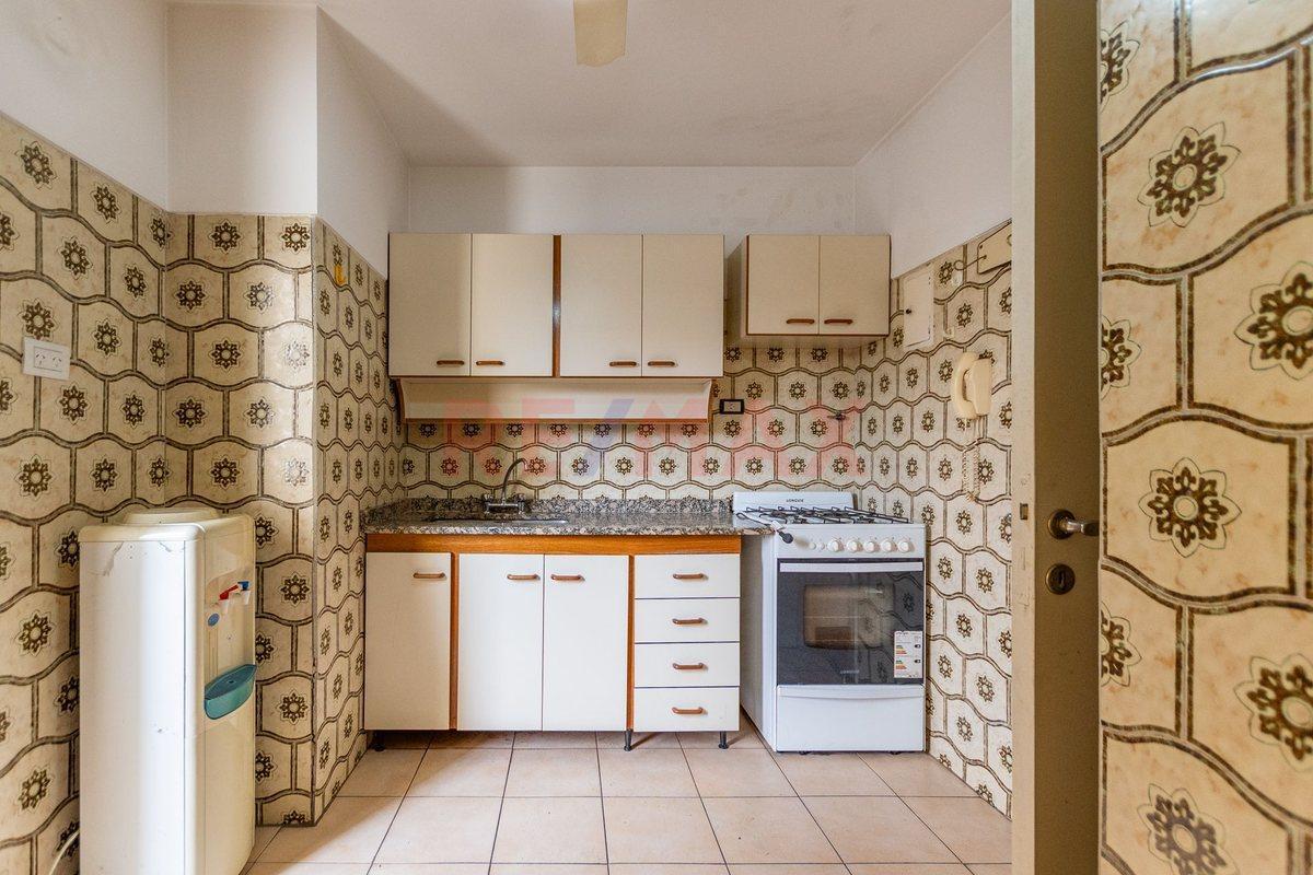 Foto de VENTA DEPTO 4 AMBIENTES CON BALCÓN y COCHERA BOEDO, imagen 5